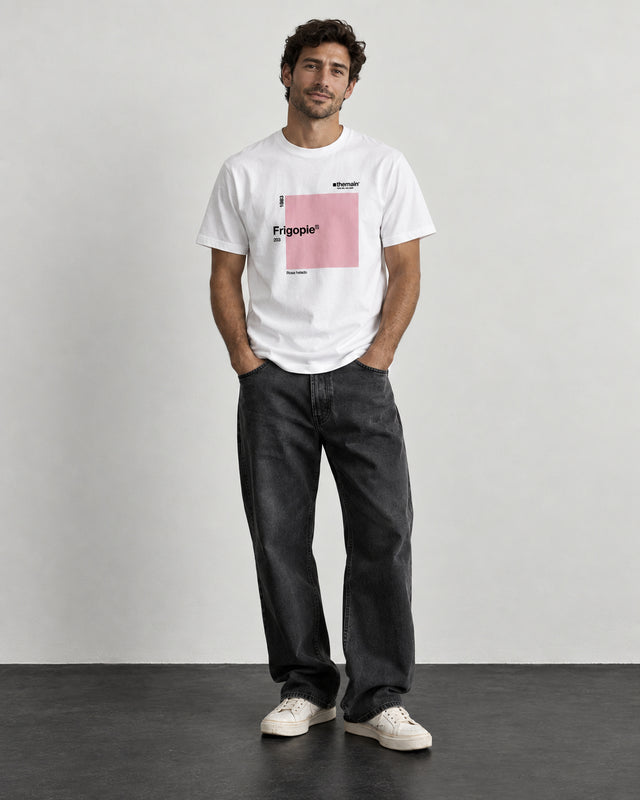 Camiseta Frigopie de TheMainColor: vista frontal con modelo