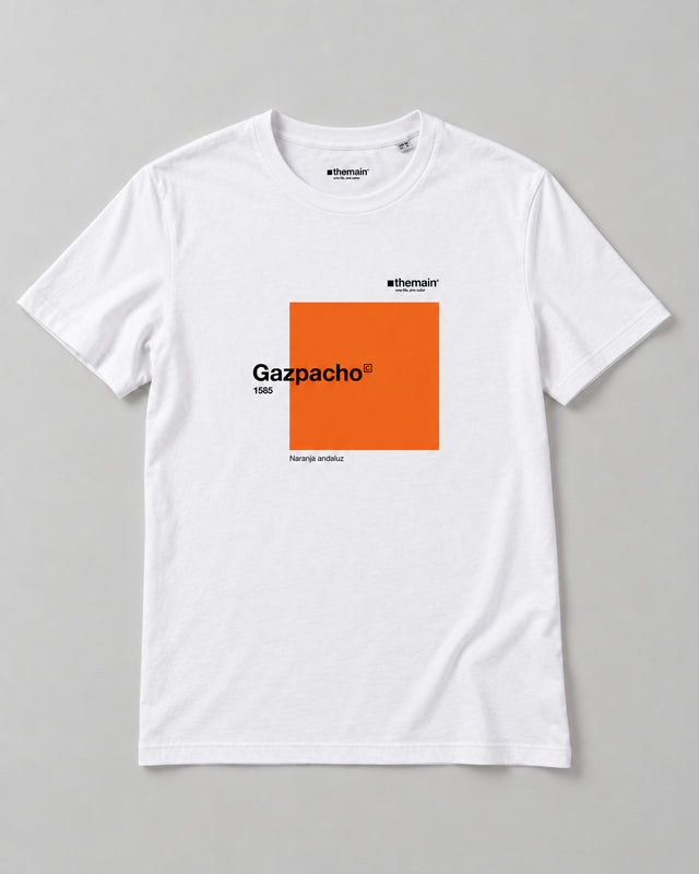 Camiseta Gazpacho blanca con estampado naranja sobre fondo gris